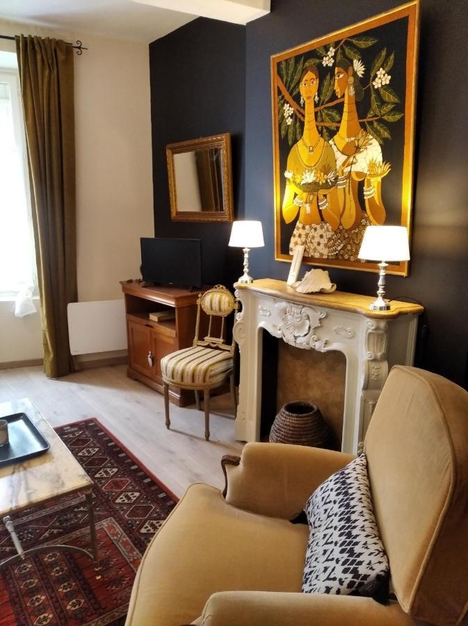 Le Logis De Saint Cyr Aparthotel Исудун Екстериор снимка