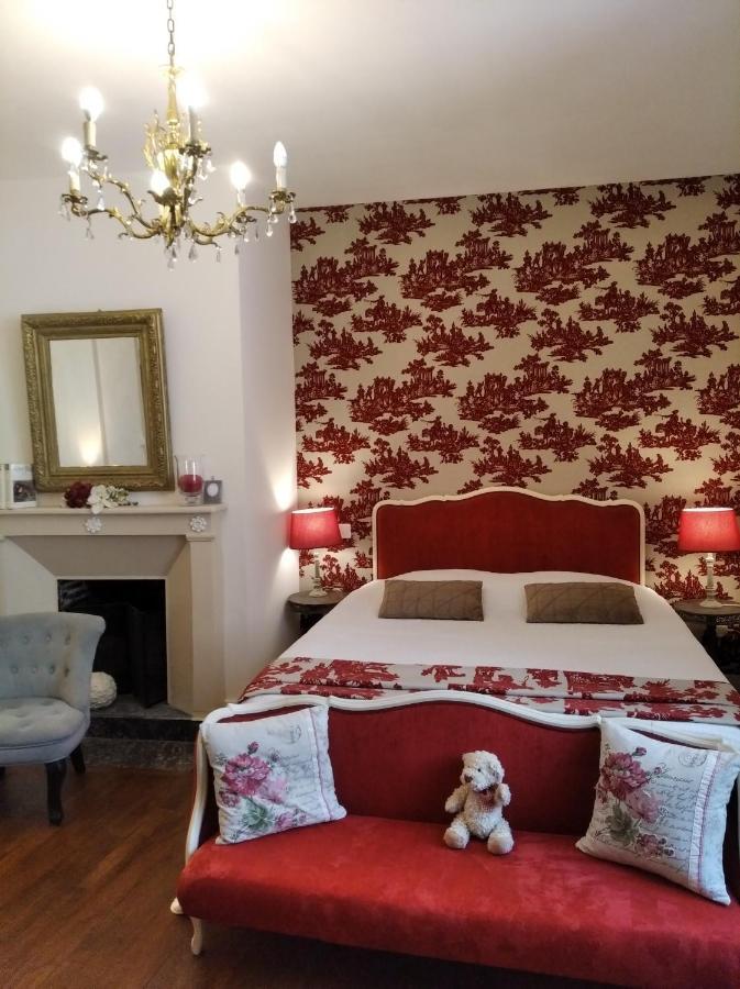 Le Logis De Saint Cyr Aparthotel Исудун Екстериор снимка