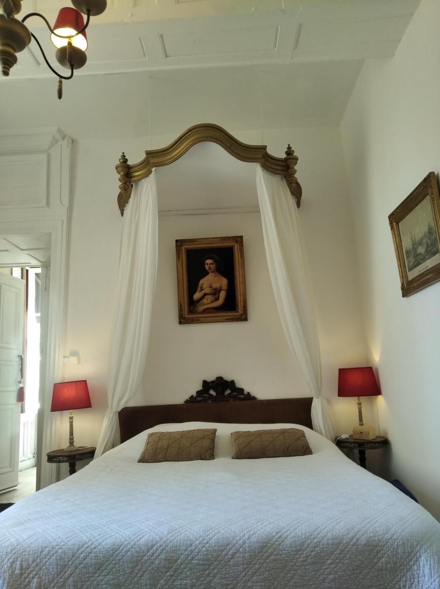 Le Logis De Saint Cyr Aparthotel Исудун Екстериор снимка