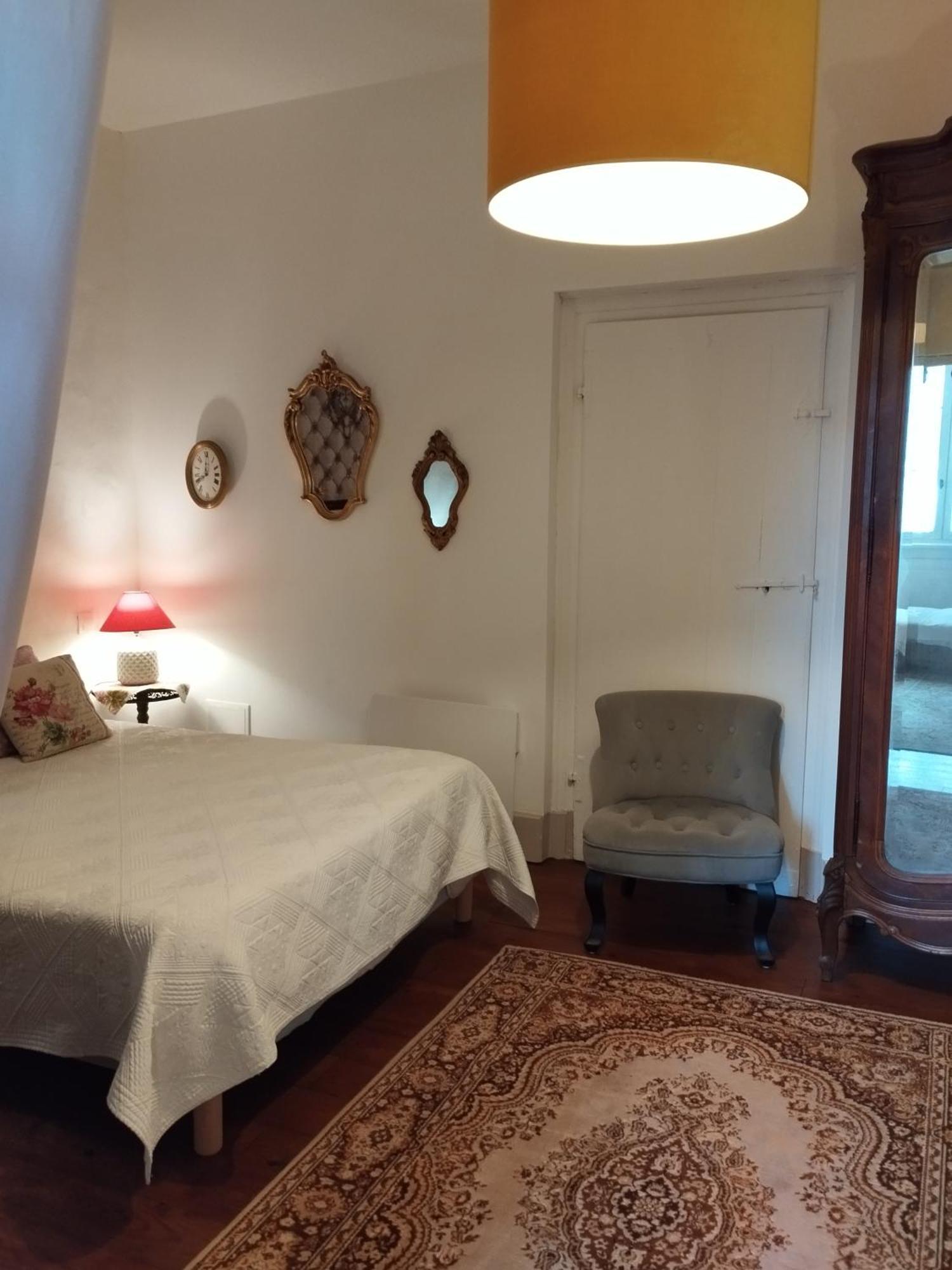 Le Logis De Saint Cyr Aparthotel Исудун Екстериор снимка